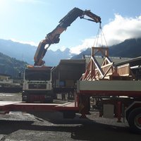 Lkw-Kran bei der Arbeit